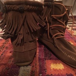 Minnetonka Shoes - Minnetonka moccasin fringe boots Minnetonka Shoes - Minnetonka moccasin fringe boots